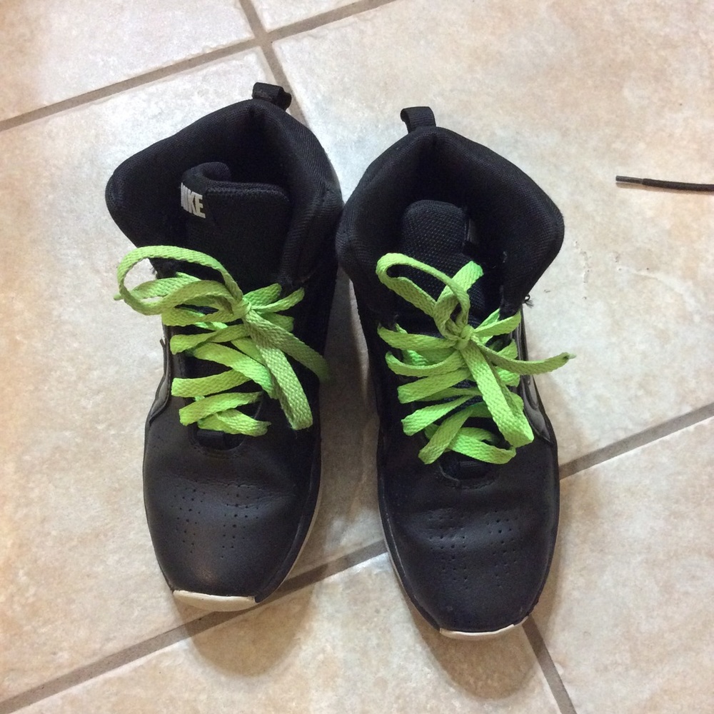 Nike basketball shoes Size 3Y